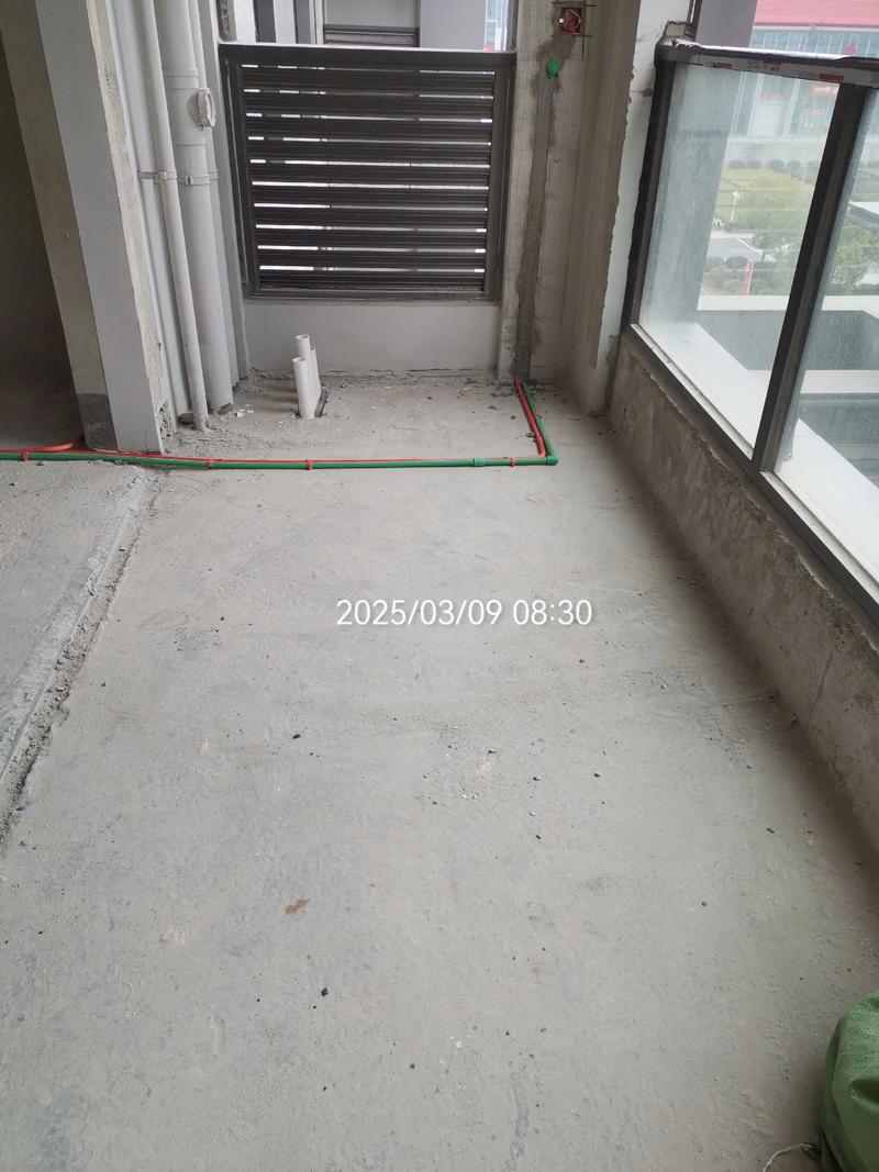 中乐百花公馆三期水电结束,雨虹防水开始施工,大品牌有保障预祝